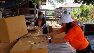 มอบผ้าอ้อมสำเร็จรูปแก่ผู้ป่วยติดเตียง,ผู้สูงอายุในตำบลภูหลวง