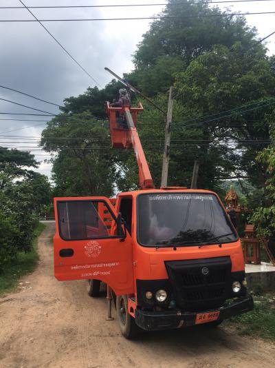 ซ่อมแซมไฟฟ้าในหมู่บ้านฯ