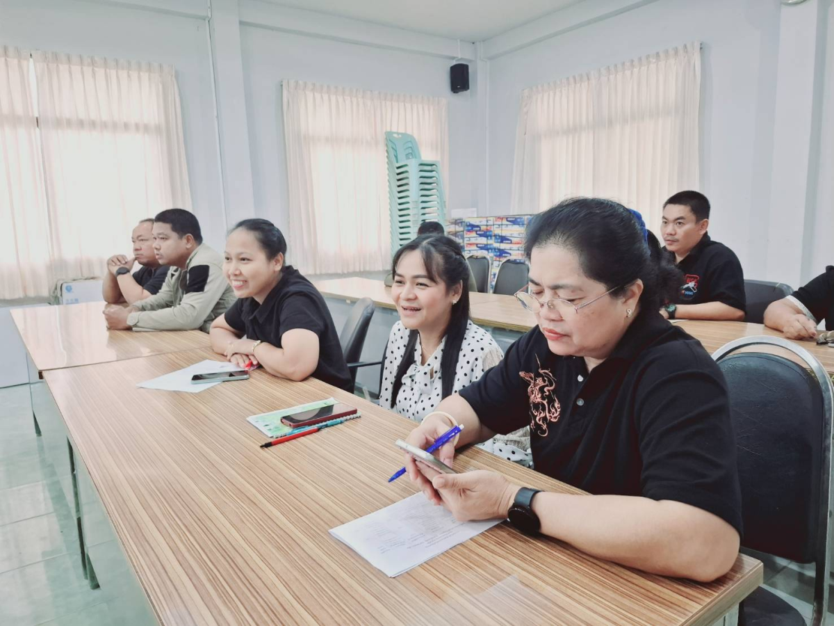 ประชุมพนักงานส่วนตำบล  พนักงานจ้าง  องค์การบริหารส่วนตำบลภูหลวง ประจำเดือน ตุลาคม 2567