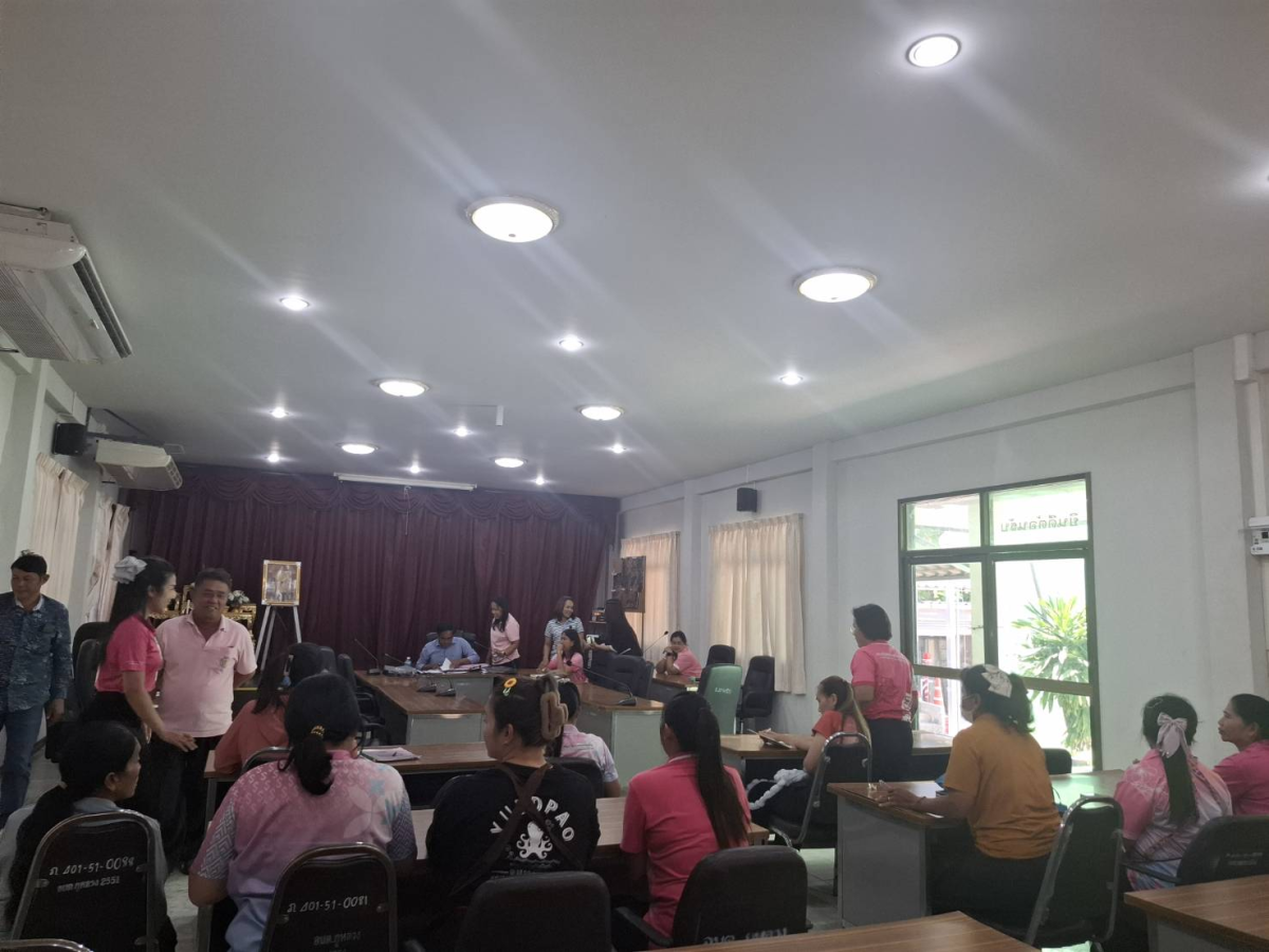 ประชุมประจำเดือนพนักงานส่วนตำบล/พนักงานจ้าง อบต.ภูหลวง ประจำเดือน พฤษภาคม 2568