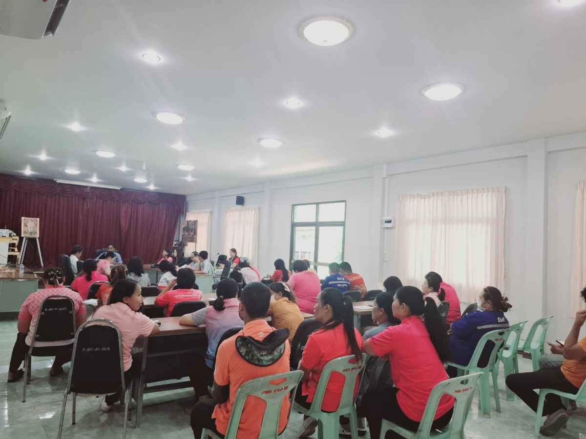 ประชุมประจำเดือนพนักงานส่วนตำบล/พนักงานจ้าง อบต.ภูหลวง ประจำเดือน พฤษภาคม 2568