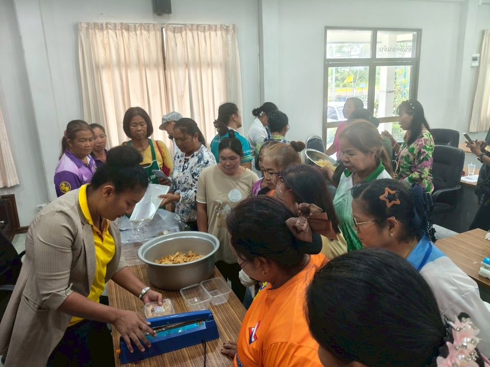 โครงการส่งเสริมอาชีพของกลุ่มสตรีแม่บ้านตำบลภูหลวง 