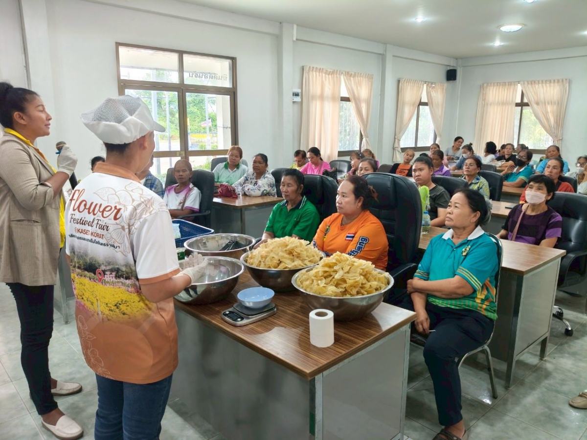 โครงการส่งเสริมอาชีพของกลุ่มสตรีแม่บ้านตำบลภูหลวง 