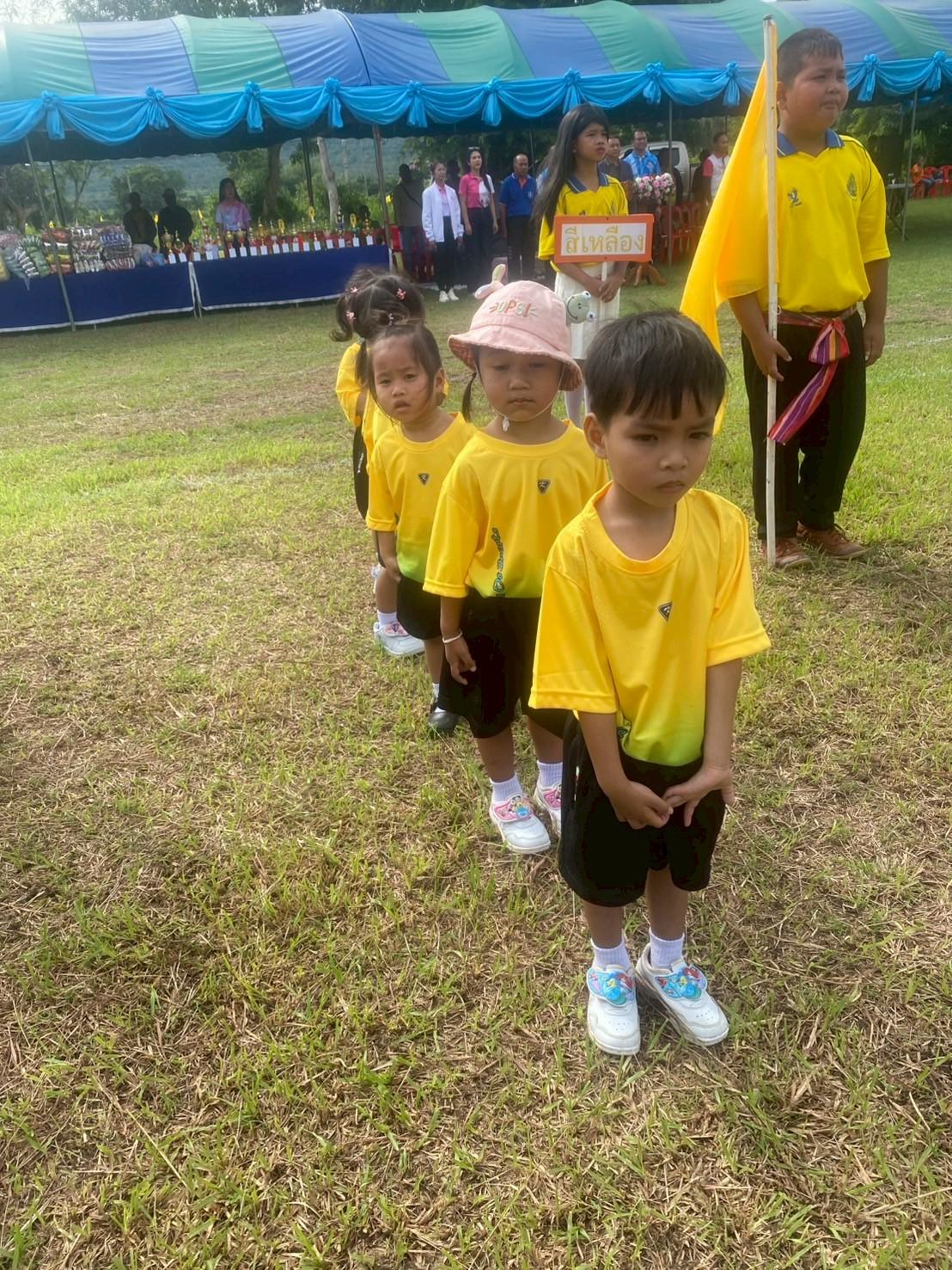 โครงการแข่งขันกีฬาระดับปฐมวัย ของศูนย์พัฒนาเด็กเล็ก อบต.ภูหลวง (บ้านหลุมเงิน) ร่วมกับโรงเรียนบ้านหลุมเงิน