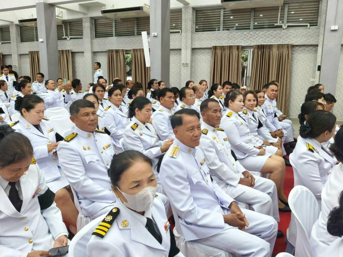 ร่วมพิธีบำเพ็ญกุศลปัณรสมวาร ครบ ๑๕ วัน เพื่ออุทิศถวายเป็นพระราชกุศลแด่ สมเด็จพระนางเจ้าสิริกิติ์ พระบรมราชินีนาถ พระบรมราชชนนีพันปีหลวง