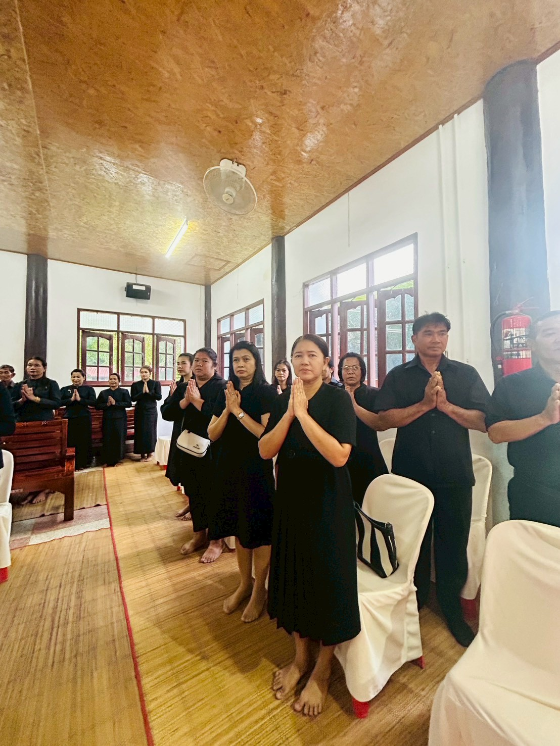 ร่วมพิธีบำเพ็ญกุศลสวดพระอภิธรรม เพื่ออุทิศถวายเป็นพระราชกุศลแด่ สมเด็จพระนางเจ้าสิริกิติ์ พระบรมราชินีนาถ พระบรมราชชนนีพันปีหลวง