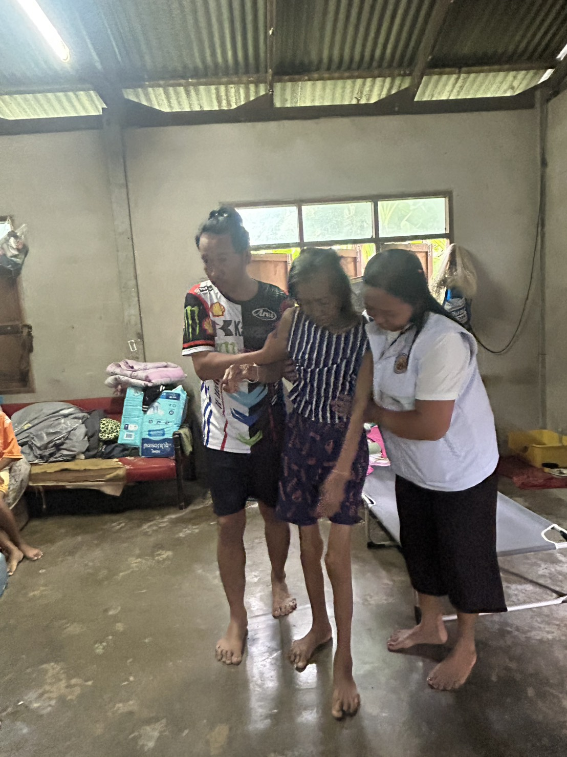 มอบเตียงให้แก่ผู้สูงอายุแขนขาอ่อนแรงฯ