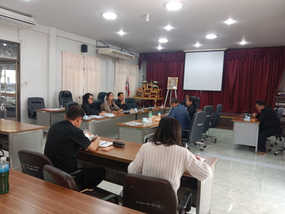 ประชุมคณะกรรมการติดตามและประเมินผลแผนฯ