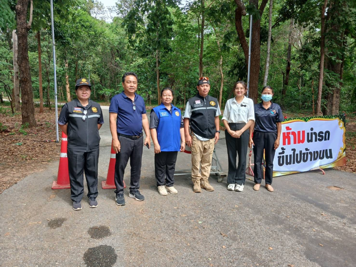 อำนวยความสะดวกในการรับส่ง สำหรับผู้ที่เดินทางมาร่วมสักการะสรีระสังขารหลวงปู่สมบุญ ปริปุณฺณสีโล (หลวงปู่บุญ)