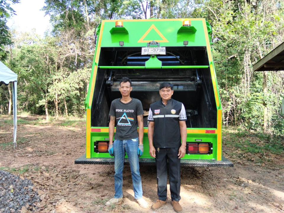 อำนวยความสะดวกในการจัดเก็บขยะมูลฝอยและขยะสิ่งปฏิกูลตามจุดพักขยะภายในพื้นที่วัด