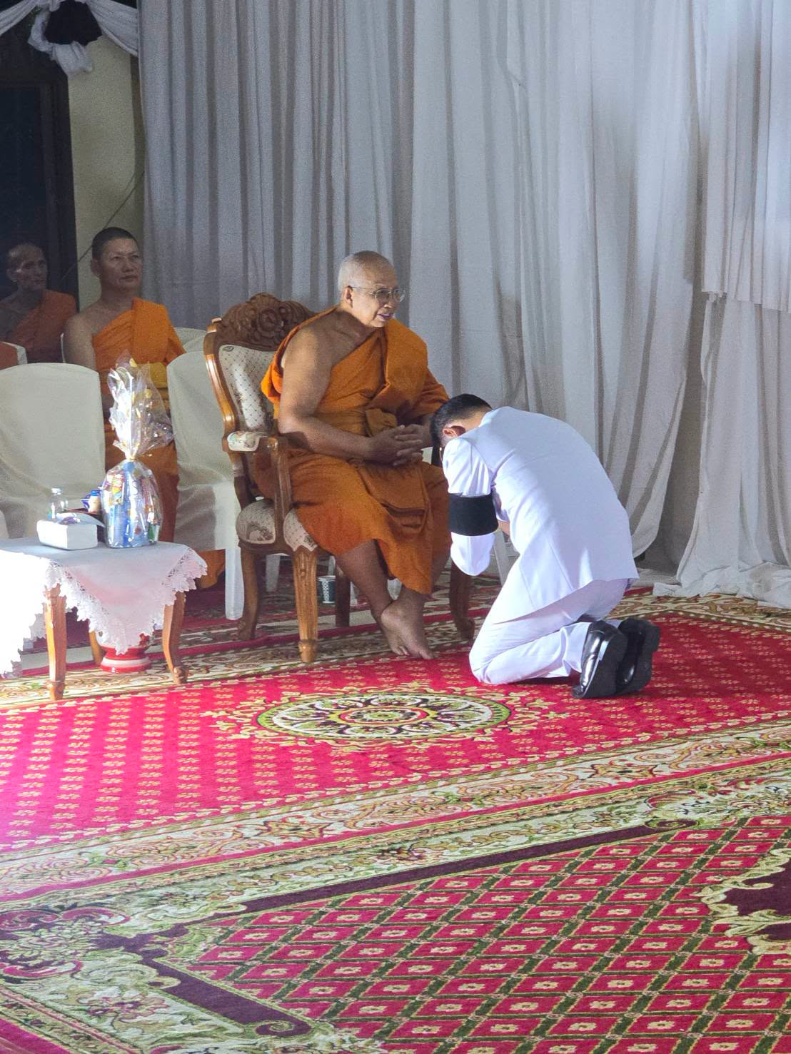 ร่วมพิธีบำเพ็ญกุศลปัณรสมวาร (๑๕ วัน) เพื่ออุทิศถวายเป็นพระกุศลแด่ สมเด็จพระเจ้าลูกเธอเจ้าฟ้าพัชรกิติยาภา นเรนทิราเทพยวดี กรมหลวงราชสาริณีสิริพัชร มหาวัชรราชธิดา